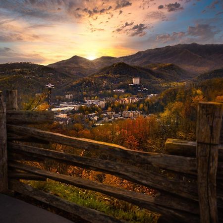 Вилла Smoky Mountain Gem Гатлинбург Экстерьер фото